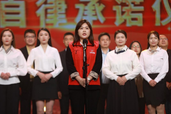 管家婆一碼一肖資料澳門天天彩,撒貝寧主持晚會(huì)被凍成“宋小寶”