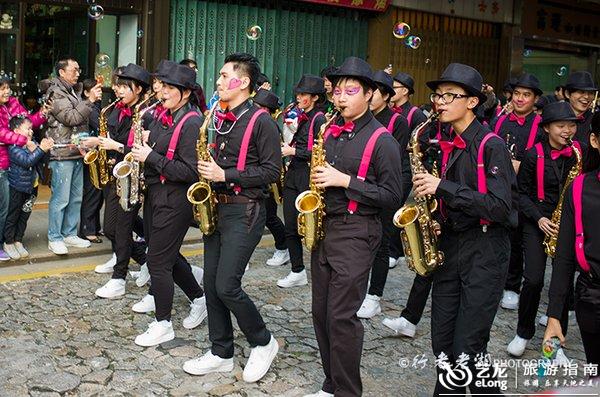 澳門跑馬圖搶彩技巧,這名上尉連長(zhǎng)，為何能亮相春晚？